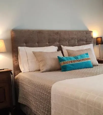 Δωμάτια σε οικογενειακή κατοικία Camoes